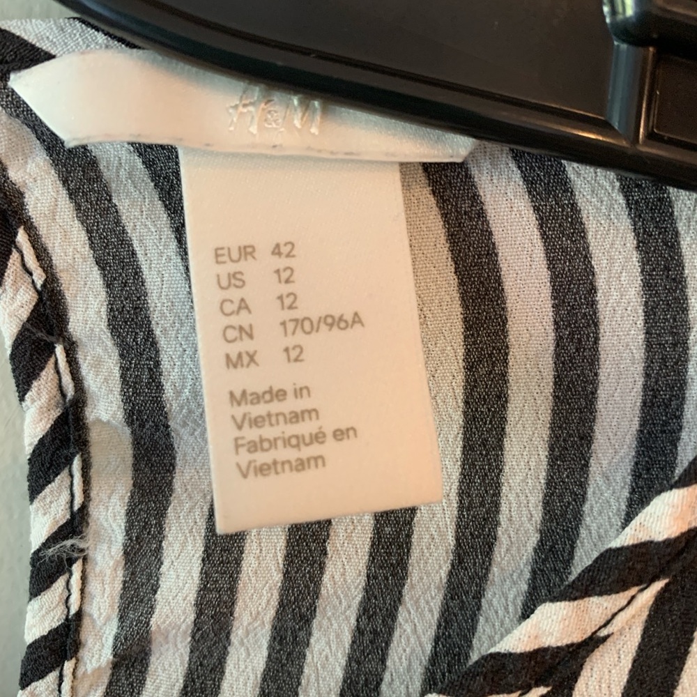 H&M Viscose Blouse - Picture 2 of 4